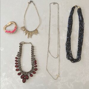Jewelry lot with 5 pieces. Necklaces bracelet Guess Banana Republic Vintage